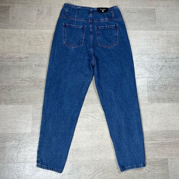 Denim Blvd. High Waisted Straight Leg Jeans, Front Seam Detail, Junior’s Size 5 - Picture 2 of 11